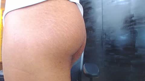 Snapshot of wesleyrogger chatting on October 8, 2025, 6:27 pm Wesley Rogger online show from October 8, 2025, 6:27 pm