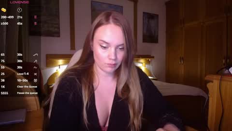 Snapshot of wet_lana chatting on May 10, 2026, 8:14 pm Lana online show from May 10, 2026, 8:14 pm