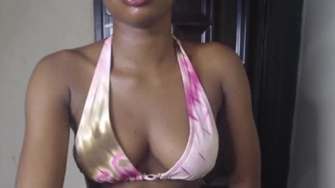 Bella online show from April 19, 2026, 8:02 am