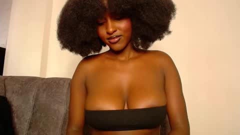 Snapshot of wet_wife_material chatting on February 6, 2025, 12:05 pm Macey online show from February 6, 2025, 12:05 pm