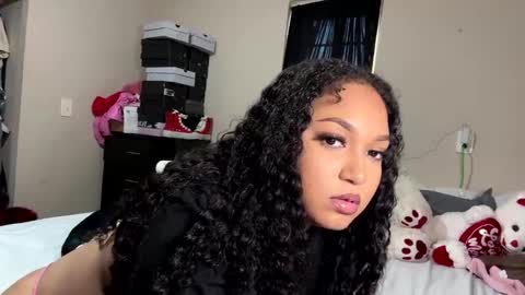 SheSquirts online show from December 31, 2024, 9:17 pm