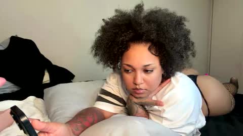 SheSquirts online show from March 5, 2026, 1:23 am