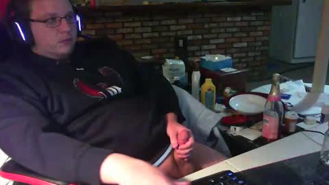 whateverdude555 online show from December 16, 2025, 4:06 am