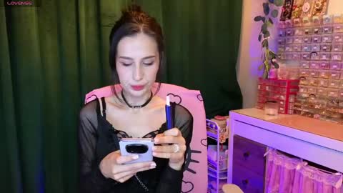 Snapshot of whats_her_name chatting on May 29, 2026, 1:25 am Victoria Maria online show from May 29, 2026, 1:25 am