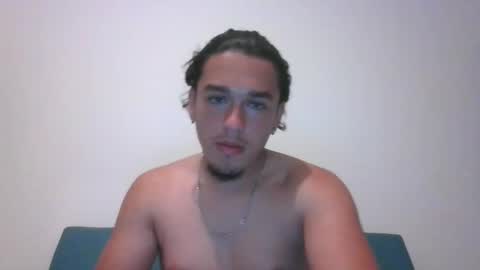 whiiteprince online show from December 9, 2024, 3:33 pm