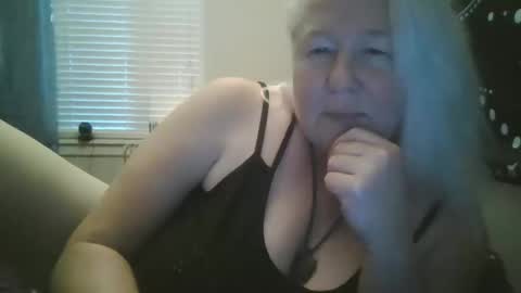 whipsnap19 online show from October 18, 2025, 12:06 pm
