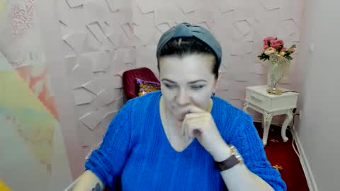 white__queen_ online show from June 4, 2026, 7:47 am