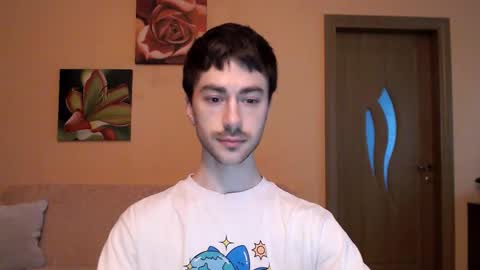 Snapshot of white_sport chatting on November 21, 2025, 11:31 am Tom online show from November 21, 2025, 11:31 am