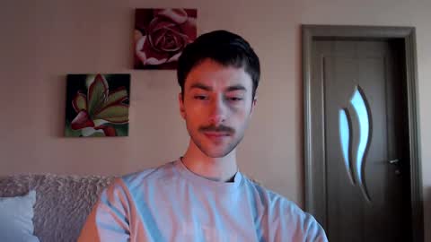 Snapshot of white_sport chatting on December 15, 2025, 11:58 am Tom online show from December 15, 2025, 11:58 am