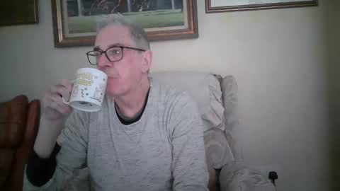 whitebriefs009 online show from January 14, 2026, 9:37 am