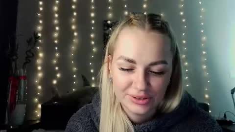 whitehex666 online show from November 25, 2025, 2:28 pm