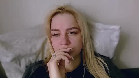 whitehex666 online show from April 8, 2026, 9:31 am