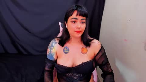 Snapshot of whitepearl93 chatting on February 1, 2025, 2:24 pm Paula online show from February 1, 2025, 2:24 pm