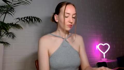 Snapshot of whiteprincessluna chatting on June 26, 2026, 1:37 pm You wont find me here on Saturdays and Sundays online show from June 26, 2026, 1:37 pm