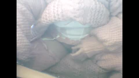 whitesweater online show from February 12, 2025, 10:14 am