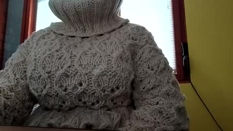 whitesweater online show from November 26, 2025, 7:53 am