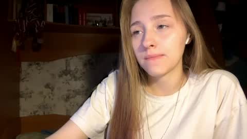 Vicky online show from April 5, 2026, 8:28 pm