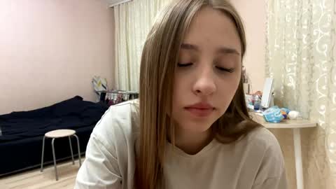 Vicky online show from April 22, 2026, 7:59 pm