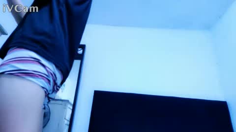 A little Whitte Raven online show from March 30, 2026, 7:04 pm