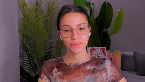 Snapshot of whoislulu chatting on December 22, 2024, 7:52 pm whoislulu online show from December 22, 2024, 7:52 pm