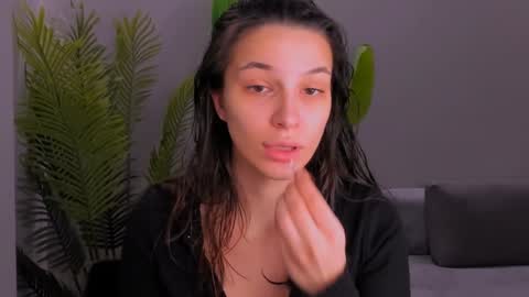 Snapshot of whoislulu chatting on January 19, 2025, 10:17 pm whoislulu online show from January 19, 2025, 10:17 pm