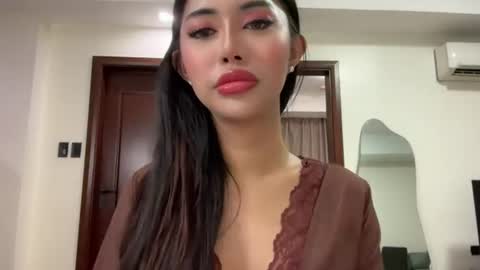 Snapshot of whoss_sofia chatting on June 27, 2026, 4:56 pm Sofia online show from June 27, 2026, 4:56 pm