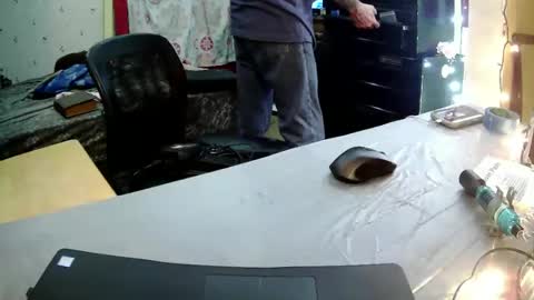 Snapshot of wichitawes chatting on November 16, 2025, 9:15 am Wichita Wes online show from November 16, 2025, 9:15 am