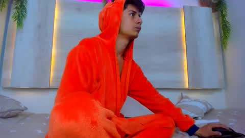Snapshot of wickedboy_twink chatting on November 2, 2025, 12:51 pm JAISON online show from November 2, 2025, 12:51 pm