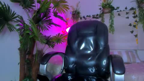 Snapshot of wickedboy_twink chatting on November 5, 2025, 3:01 pm JAISON online show from November 5, 2025, 3:01 pm