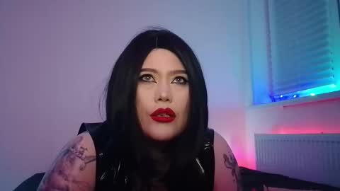 Laura  online show from October 31, 2025, 7:59 pm