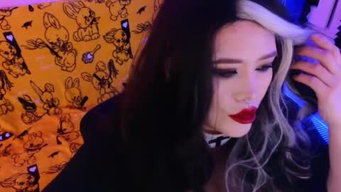 Snapshot of wickedxqueen chatting on June 9, 2026, 9:37 pm Laura online show from June 9, 2026, 9:37 pm