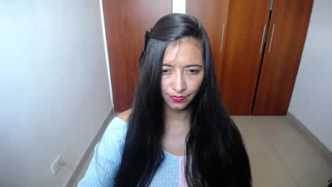 Ilauren online show from January 7, 2025, 7:06 pm