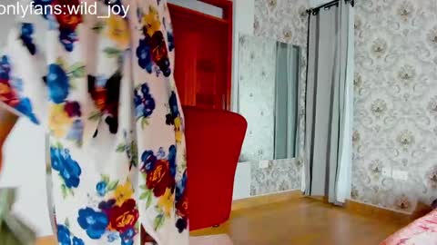 wild_joy online show from February 13, 2025, 7:24 am