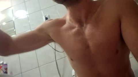 Snapshot of wildmike93 chatting on October 19, 2025, 11:27 pm wildmike93 online show from October 19, 2025, 11:27 pm