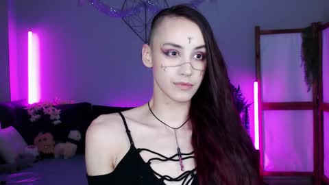 Snapshot of wildorchid_ chatting on December 15, 2024, 6:07 am Master Kieran hehim online show from December 15, 2024, 6:07 am