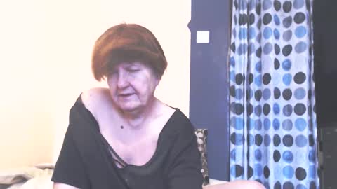 WildRedCat online show from April 10, 2026, 11:37 am