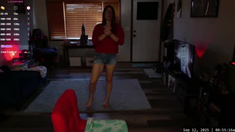 Snapshot of wildsouthernpeach chatting on September 12, 2025, 1:55 pm Ivy online show from September 12, 2025, 1:55 pm