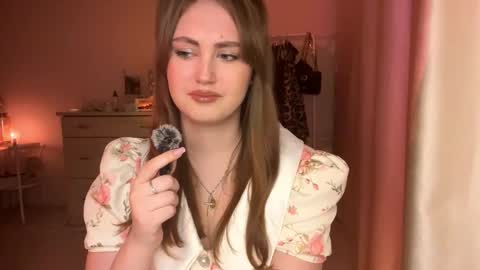 Kate online show from October 21, 2025, 5:02 pm
