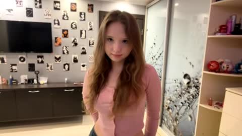 Olivia online show from April 2, 2026, 3:31 pm