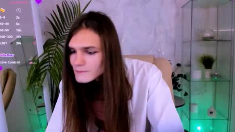 Snapshot of william_snake chatting on January 8, 2026, 10:23 pm Will online show from January 8, 2026, 10:23 pm