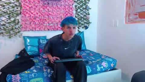 willians__ online show from September 9, 2025, 3:17 am