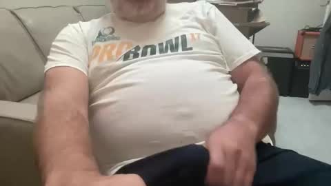 willieb777 online show from November 16, 2025, 2:33 pm