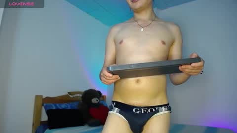 Snapshot of willmonkey chatting on December 12, 2024, 6:57 am willmonkey online show from December 12, 2024, 6:57 am