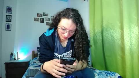 Snapshot of willmonkey chatting on November 4, 2025, 1:59 am willmonkey online show from November 4, 2025, 1:59 am