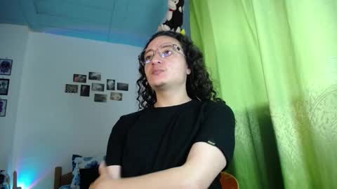 Snapshot of willmonkey chatting on November 16, 2025, 5:18 pm willmonkey online show from November 16, 2025, 5:18 pm