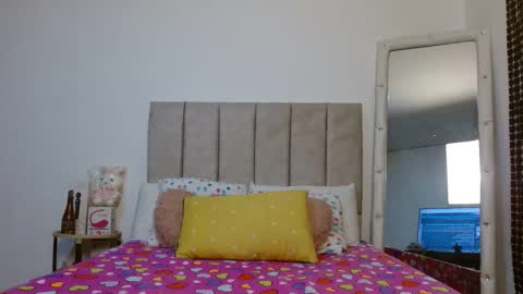 Only wilsonsiara01 online show from February 1, 2026, 5:28 am