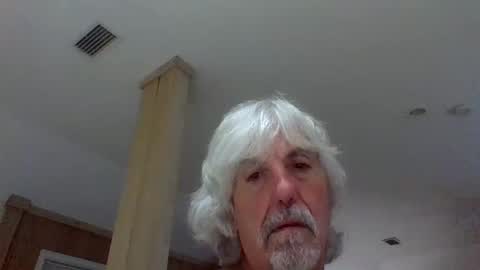 Snapshot of winedog2020 chatting on April 30, 2026, 4:30 am Gundja Man online show from April 30, 2026, 4:30 am