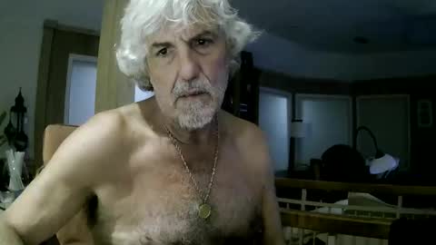 Snapshot of winedog2020 chatting on May 23, 2026, 1:11 am Gundja Man online show from May 23, 2026, 1:11 am