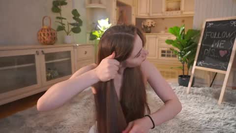 Lillian online show from June 3, 2026, 3:20 am