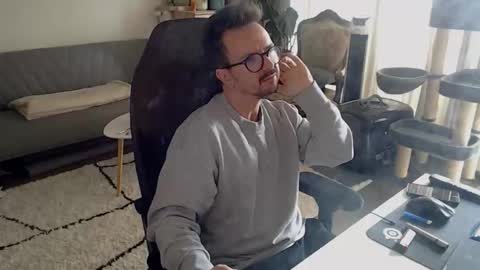 cream36 online show from October 11, 2025, 12:15 pm